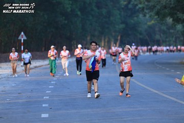 BINH DUONG NEW CITY HALF MARATHON 2024 - Ảnh #1773726