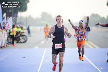 BINH DUONG NEW CITY HALF MARATHON 2024 - Ảnh #1775654