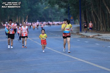 BINH DUONG NEW CITY HALF MARATHON 2024 - Ảnh #1773683