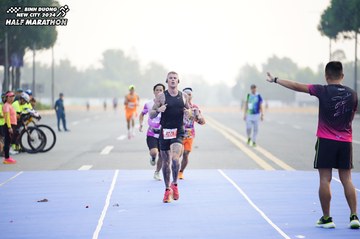 BINH DUONG NEW CITY HALF MARATHON 2024 - Ảnh #1775553