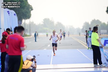 BINH DUONG NEW CITY HALF MARATHON 2024 - Ảnh #1773960