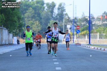 BINH DUONG NEW CITY HALF MARATHON 2024 - Ảnh #1764794