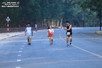 BINH DUONG NEW CITY HALF MARATHON 2024 - Ảnh #1774714