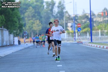 BINH DUONG NEW CITY HALF MARATHON 2024 - Ảnh #1775325