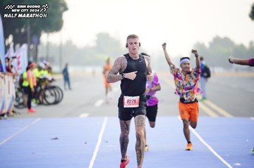 BINH DUONG NEW CITY HALF MARATHON 2024 - Ảnh #1775646