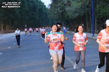 BINH DUONG NEW CITY HALF MARATHON 2024 - Ảnh #1773463