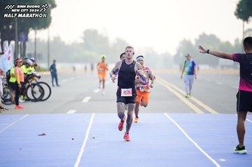 BINH DUONG NEW CITY HALF MARATHON 2024 - Ảnh #1775560