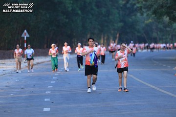 BINH DUONG NEW CITY HALF MARATHON 2024 - Ảnh #1773713