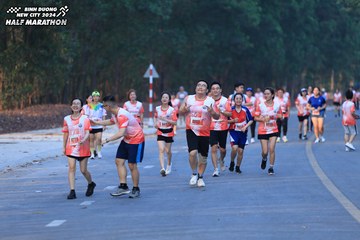 BINH DUONG NEW CITY HALF MARATHON 2024 - Ảnh #1772965