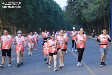 BINH DUONG NEW CITY HALF MARATHON 2024 - Ảnh #1773438