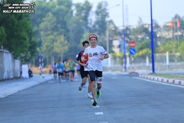 BINH DUONG NEW CITY HALF MARATHON 2024 - Ảnh #1775328