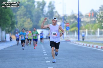 BINH DUONG NEW CITY HALF MARATHON 2024 - Ảnh #1775359