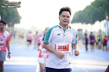 BINH DUONG NEW CITY HALF MARATHON 2024 - Ảnh #1762972