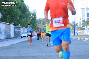 BINH DUONG NEW CITY HALF MARATHON 2024 - Ảnh #1775675
