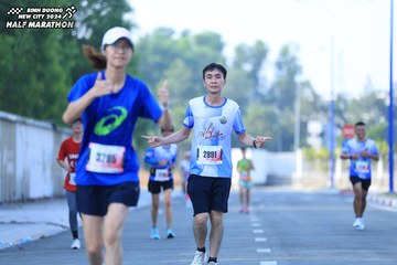 BINH DUONG NEW CITY HALF MARATHON 2024 - Ảnh #1768511