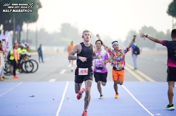 BINH DUONG NEW CITY HALF MARATHON 2024 - Ảnh #1775608
