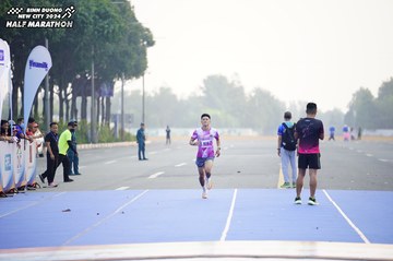 BINH DUONG NEW CITY HALF MARATHON 2024 - Ảnh #1773377