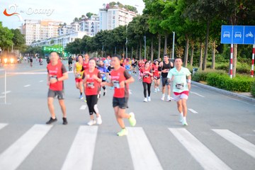 RUN TO LIVE 2025 - Ảnh #3272680
