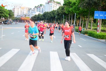 RUN TO LIVE 2025 - Ảnh #3272972