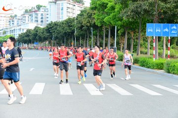 RUN TO LIVE 2025 - Ảnh #3273191